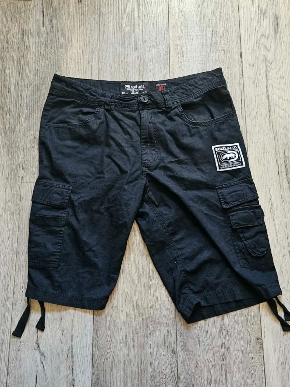 Ecko Unltd Men Black Cargo Shorts Size 32 Gorpcore Skate Y2K Drawstring Hem OG